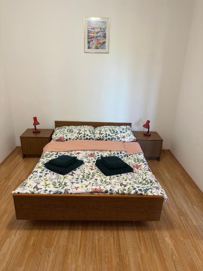 Apartmani Marko Novalja Eksteriør billede