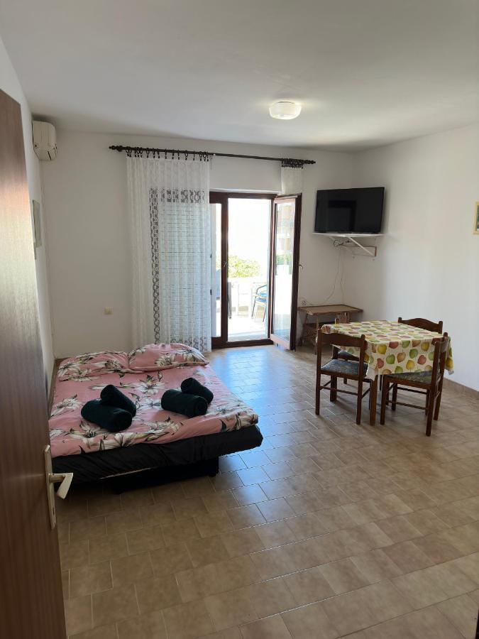 Apartmani Marko Novalja Eksteriør billede