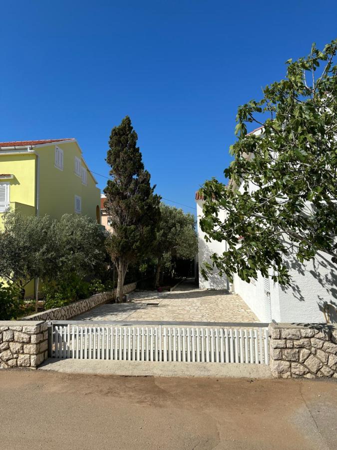 Apartmani Marko Novalja Eksteriør billede