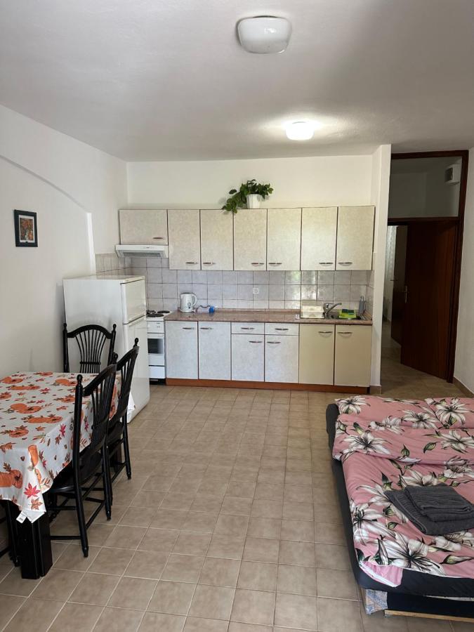 Apartmani Marko Novalja Eksteriør billede