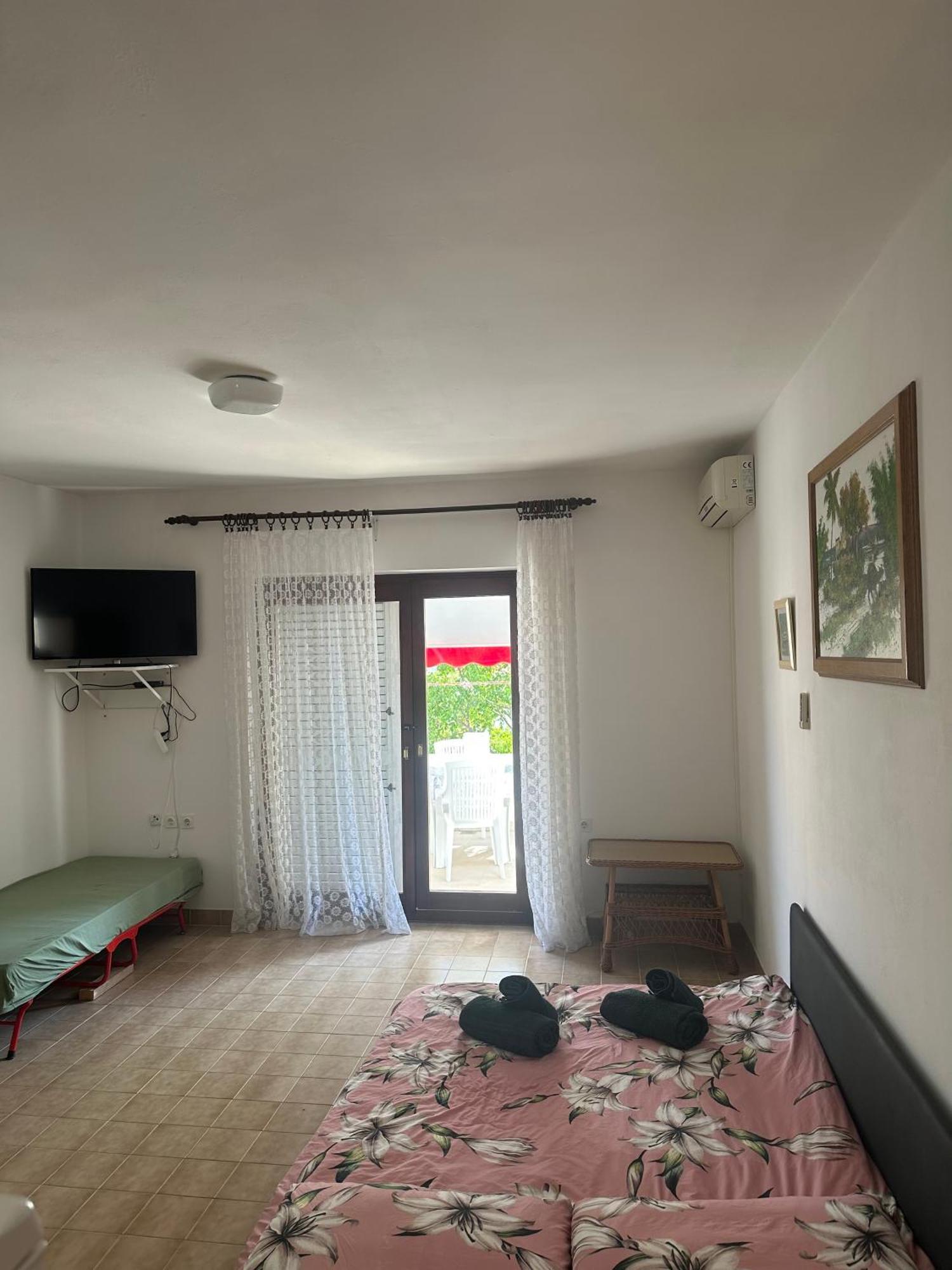 Apartmani Marko Novalja Eksteriør billede